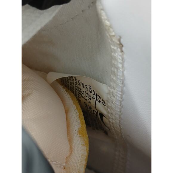 USED Nike Women’s Blazer Mid ’77 Sneakers White Black Sail Size 6.5 - Picture 3 of 5